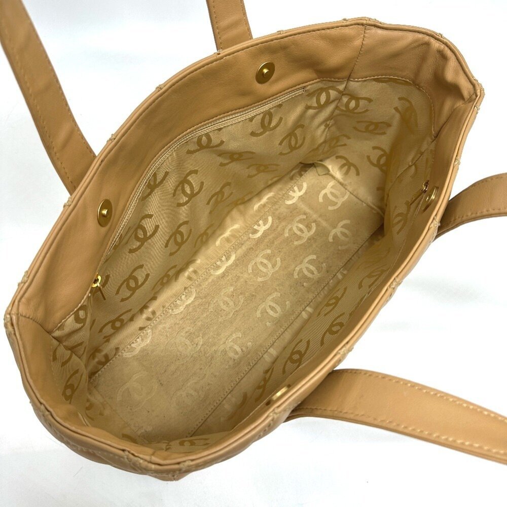 CHANEL Cream Tote Bag - Picture 8 of 15